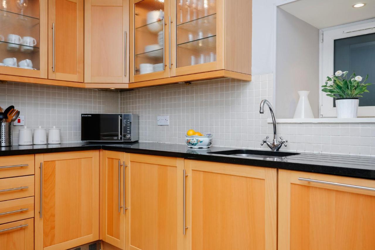 Royal Mile Mansions 14 Apartment Edinburgh Exterior photo