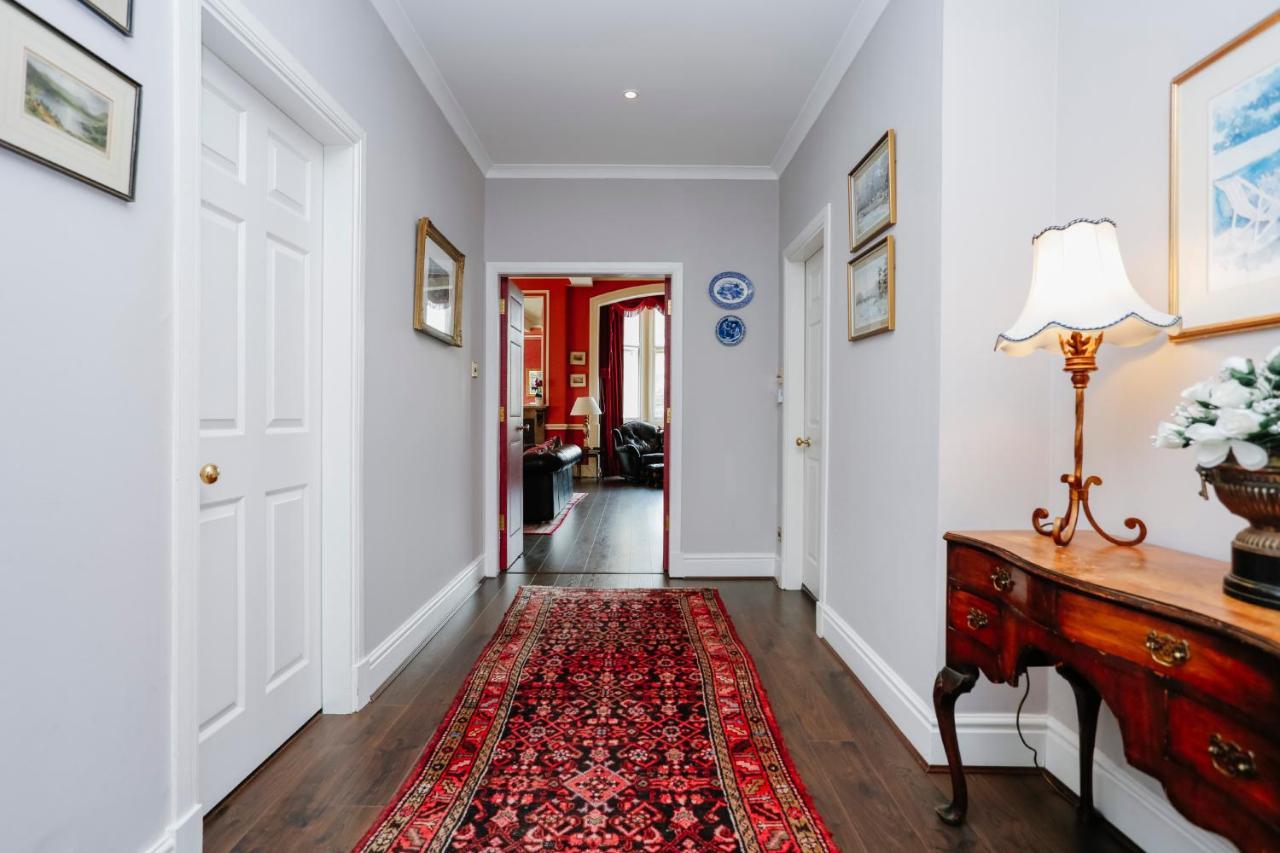 Royal Mile Mansions 14 Apartment Edinburgh Exterior photo