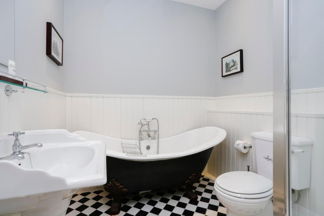 Royal Mile Mansions 14 Apartment Edinburgh Exterior photo